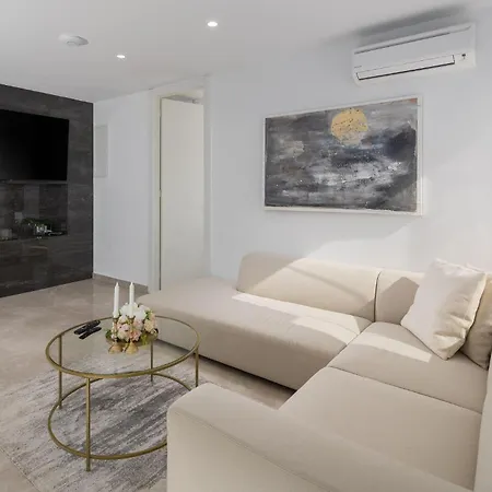 Awesome In With Sauna Kaštelir