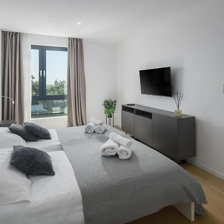 別荘 Awesome In With Sauna Kaštelir